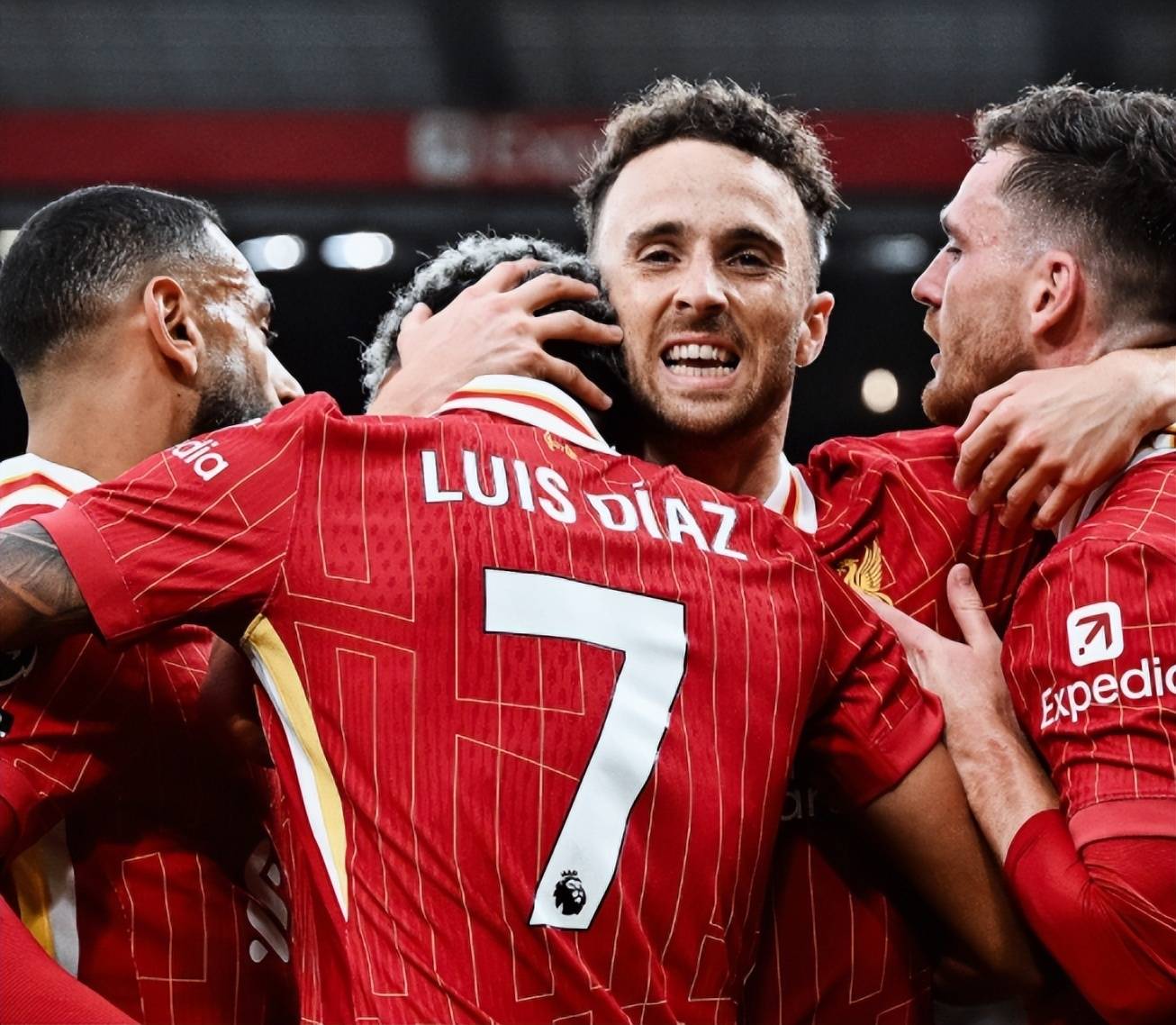 曼联进攻端火力强劲，欲破利物浦防线的简单介绍