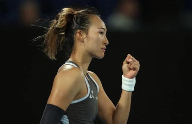 紧张比赛中巧妙进球收获胜利