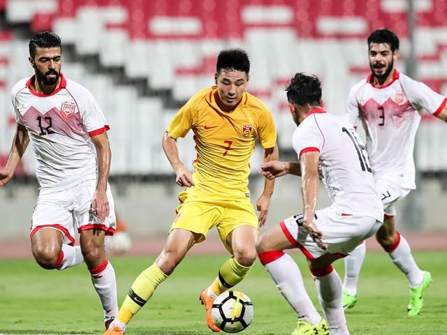 多支球队在国内足球盛事中斗智斗勇，最终分出胜负