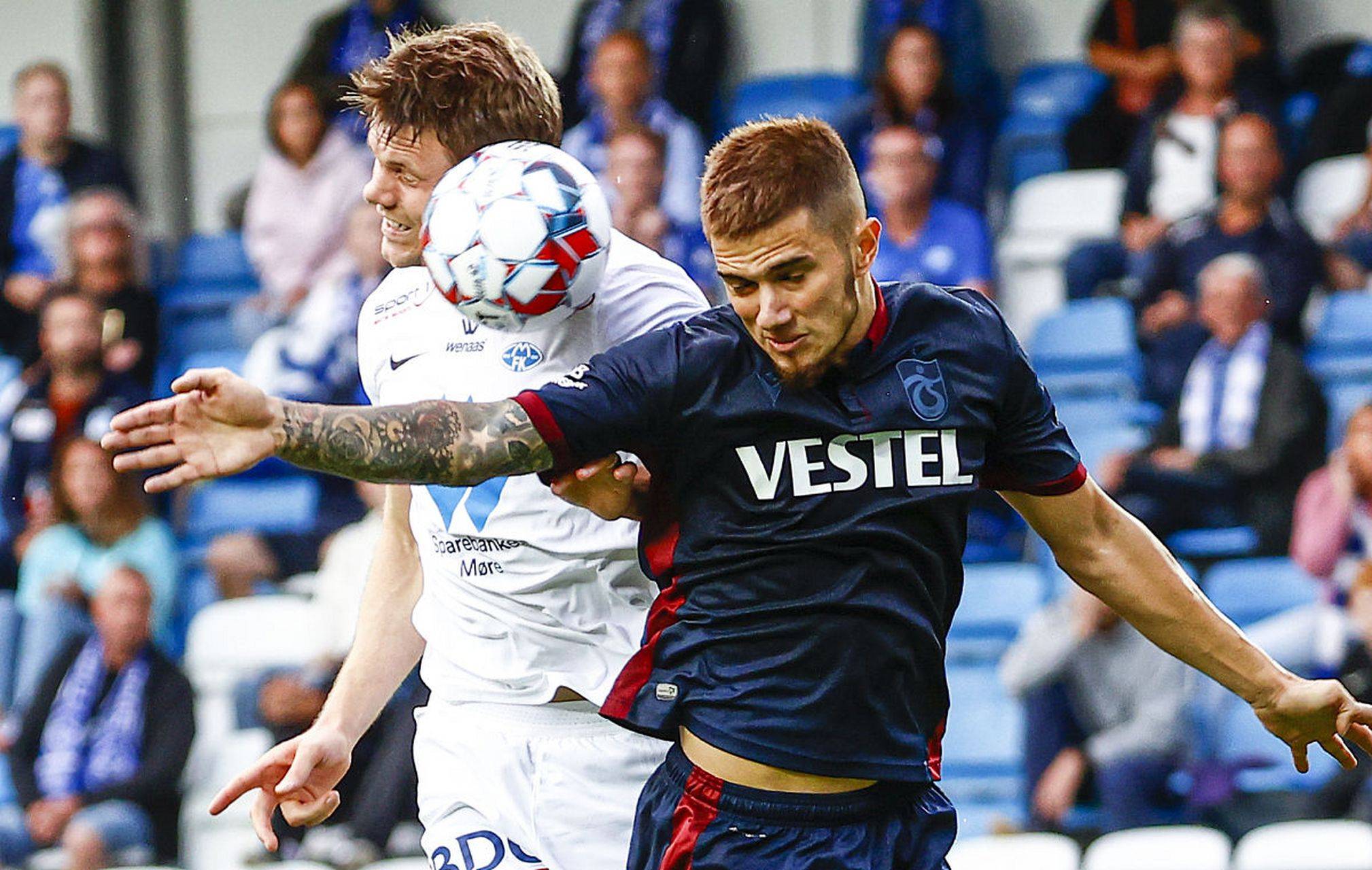 挪威队在比赛中豪取三分，实力抢眼