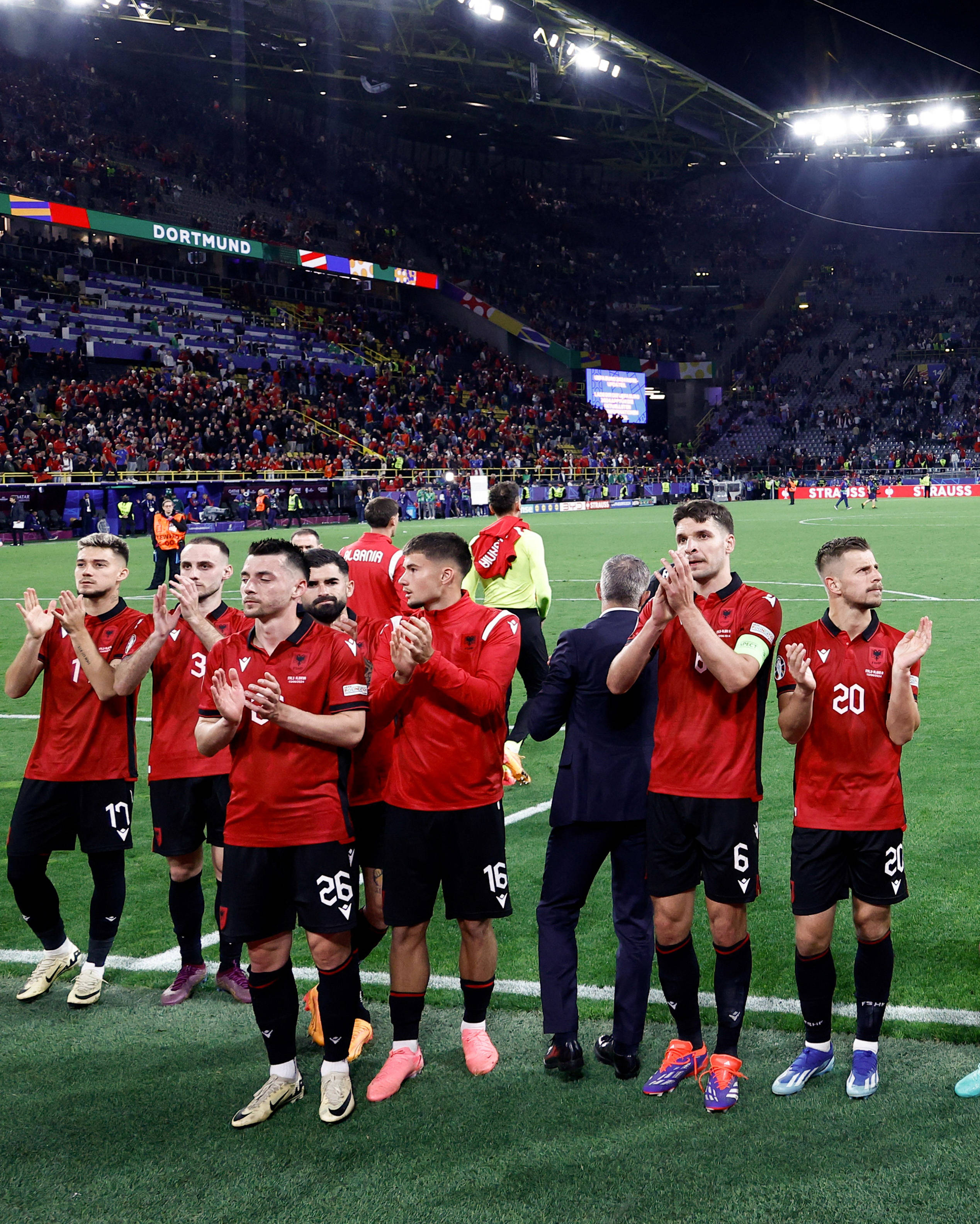 欧洲国家联赛引发球迷狂热，场上激战不断的简单介绍