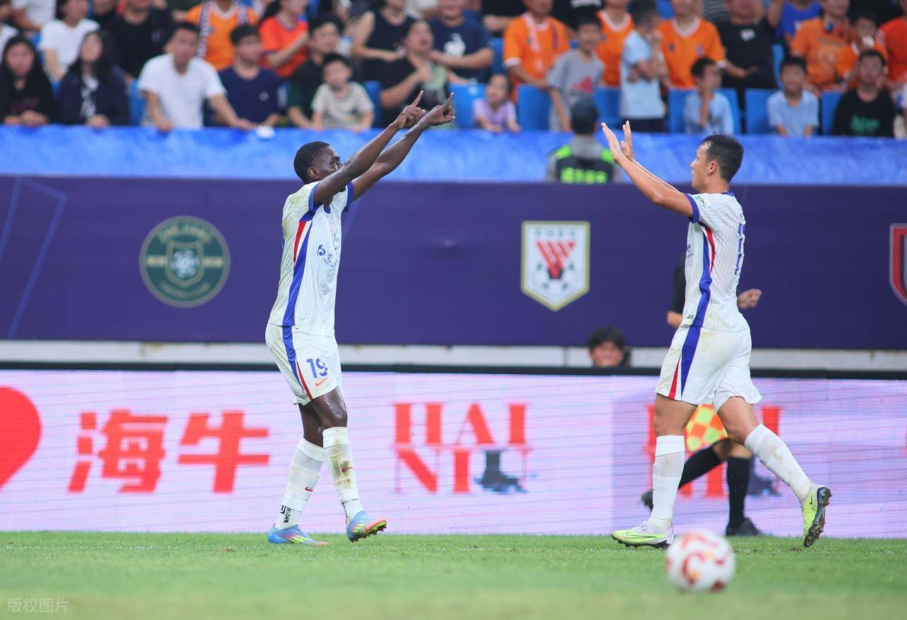 包含上海申花客场不敌对手，表现欠佳需寻找突破口的词条