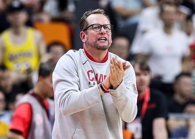 卫冕冠军状态低迷，掀起球迷热议的简单介绍