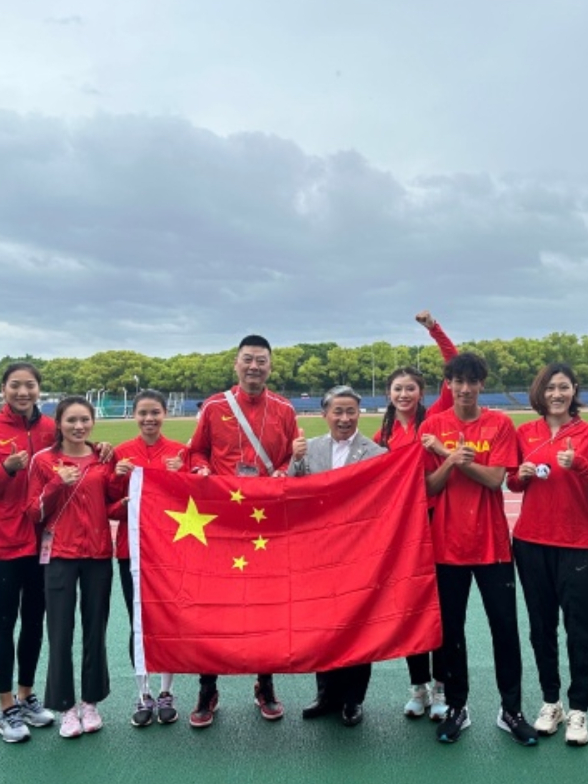 夺冠热门队伍展现实力，向胜利迈进的简单介绍