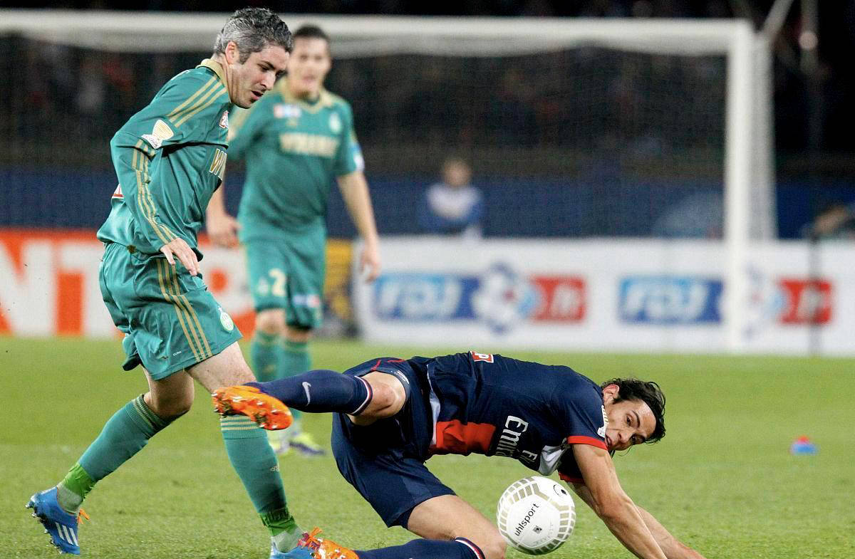 包含圣埃蒂安客场作战，球队面临关键考验备战双线赛事的词条