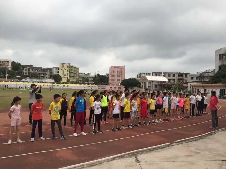 1xbet体育培训-斯里兰卡女足球队备战地区锦标赛