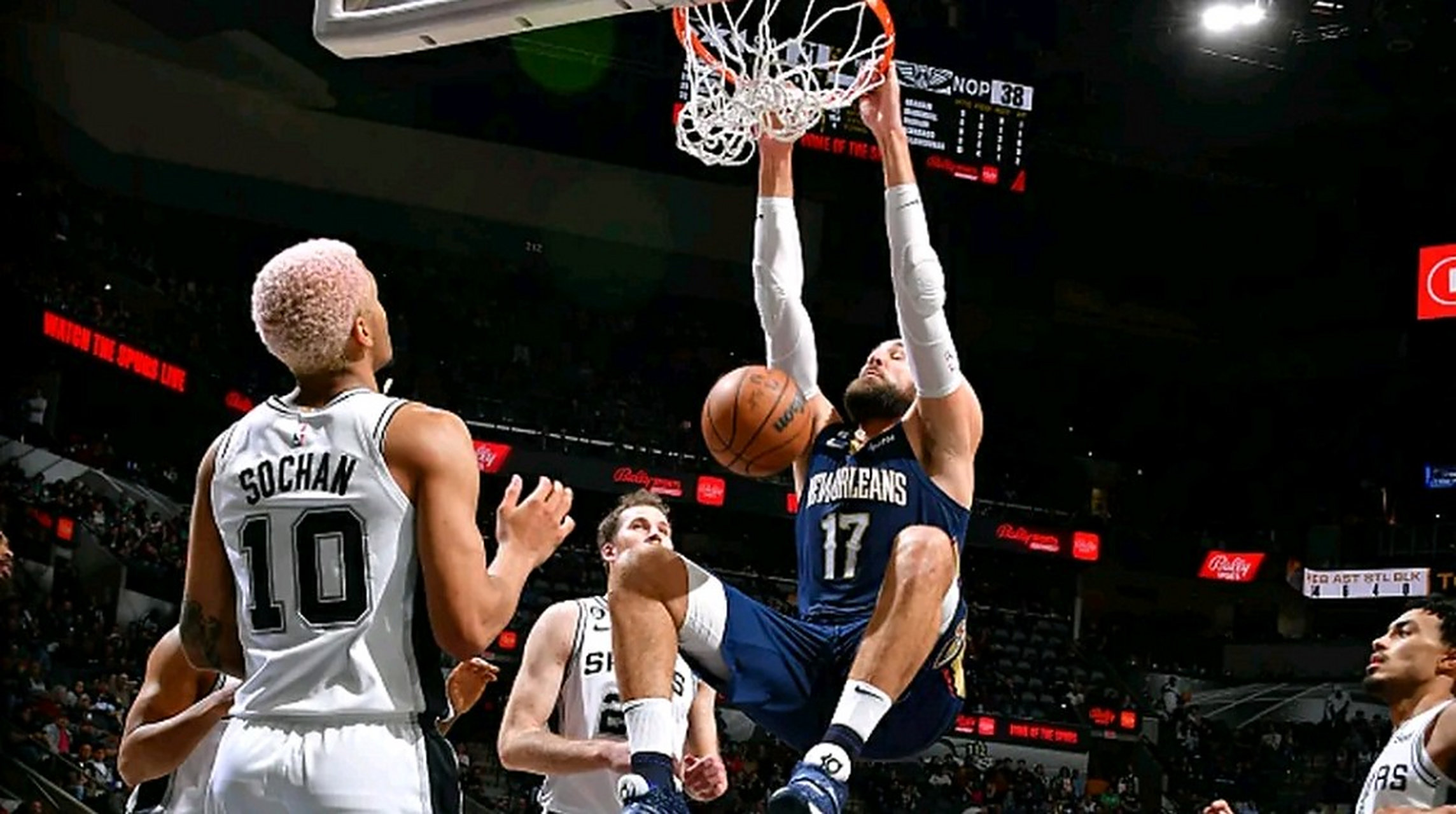 马刺客场击败鹈鹕，戈登贡献全场最高得分