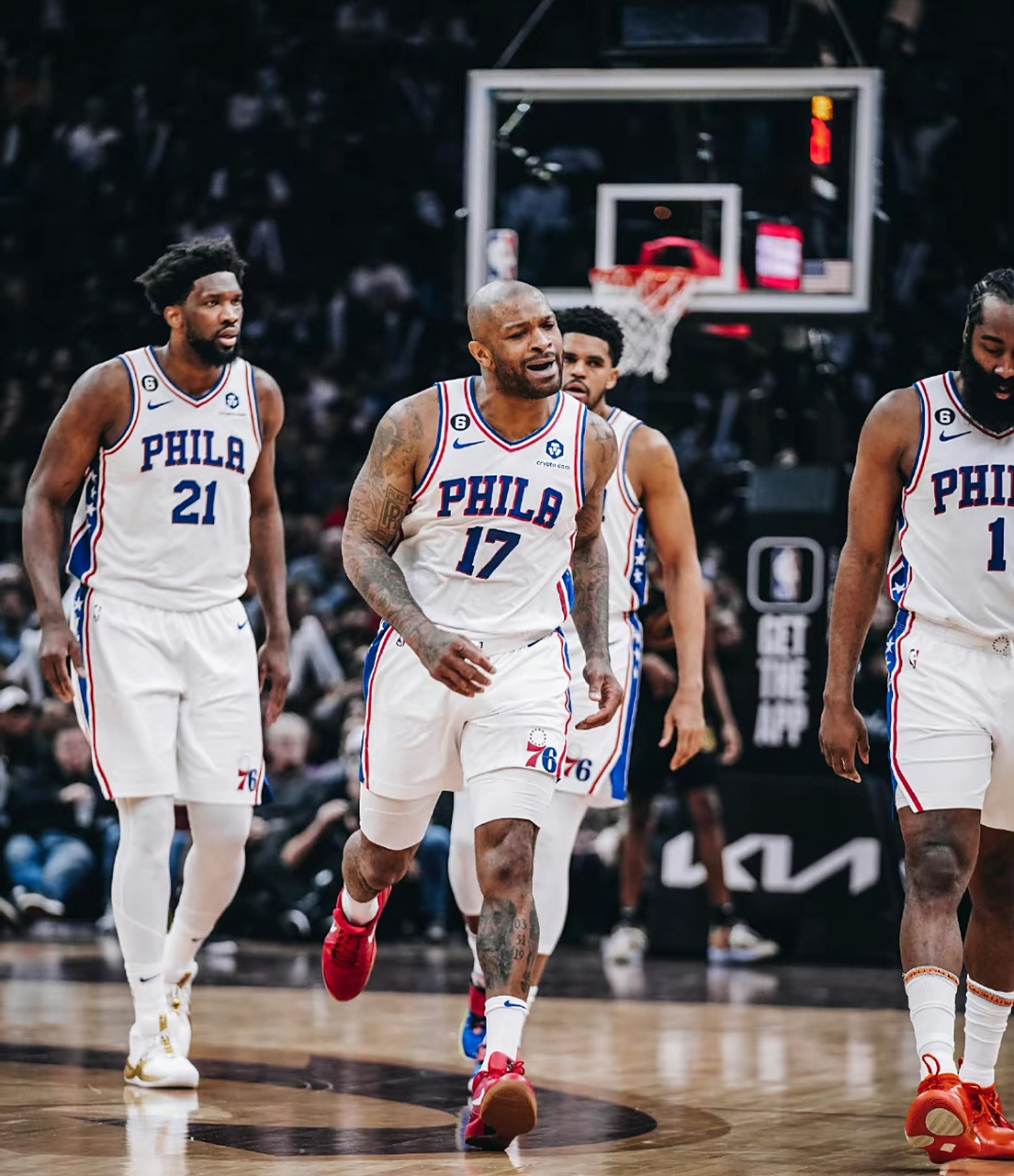 关于禅师携黄蜂主场胜76人的信息