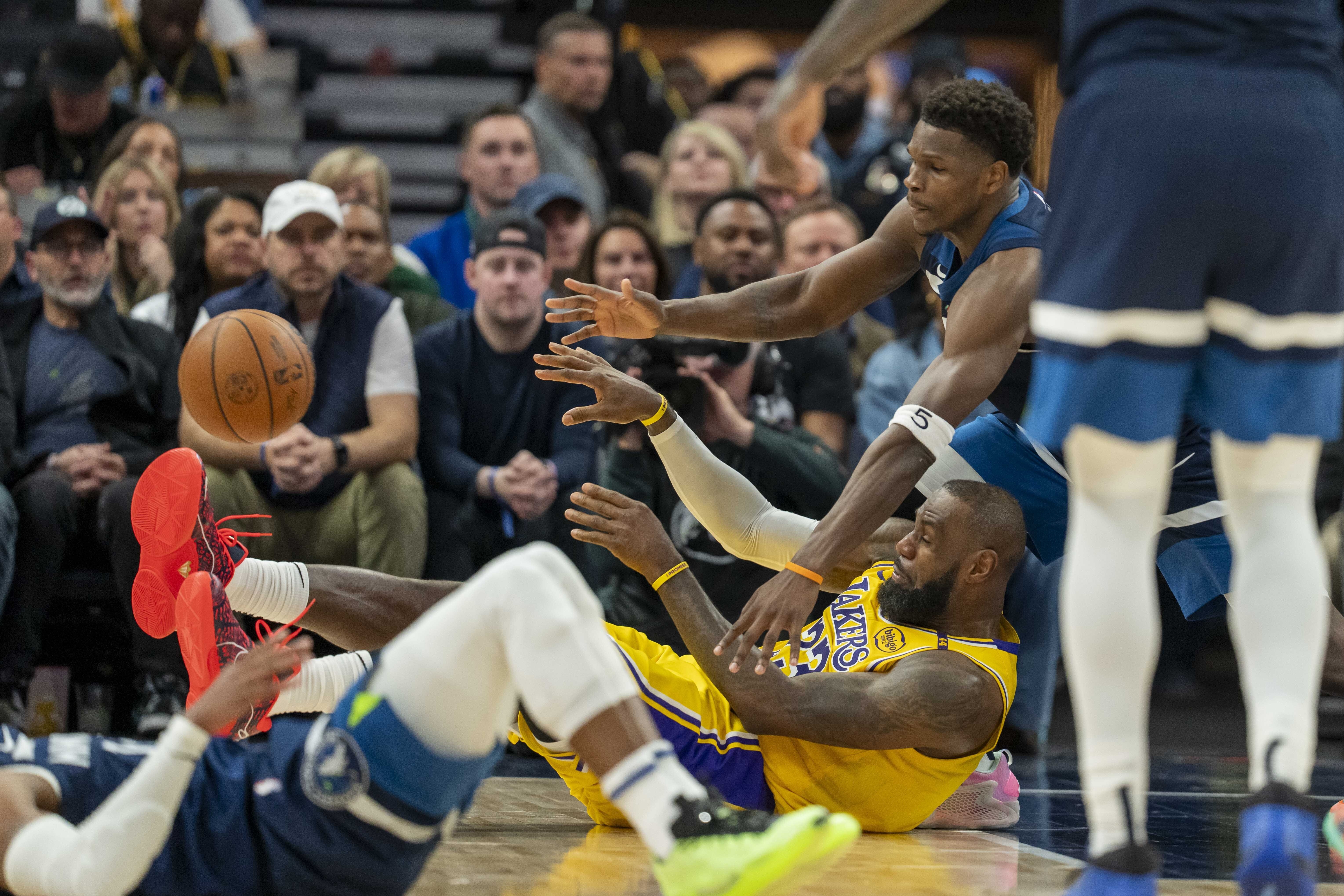 1xbet体育娱乐-步行者主场大胜魔术，喜迎胜利