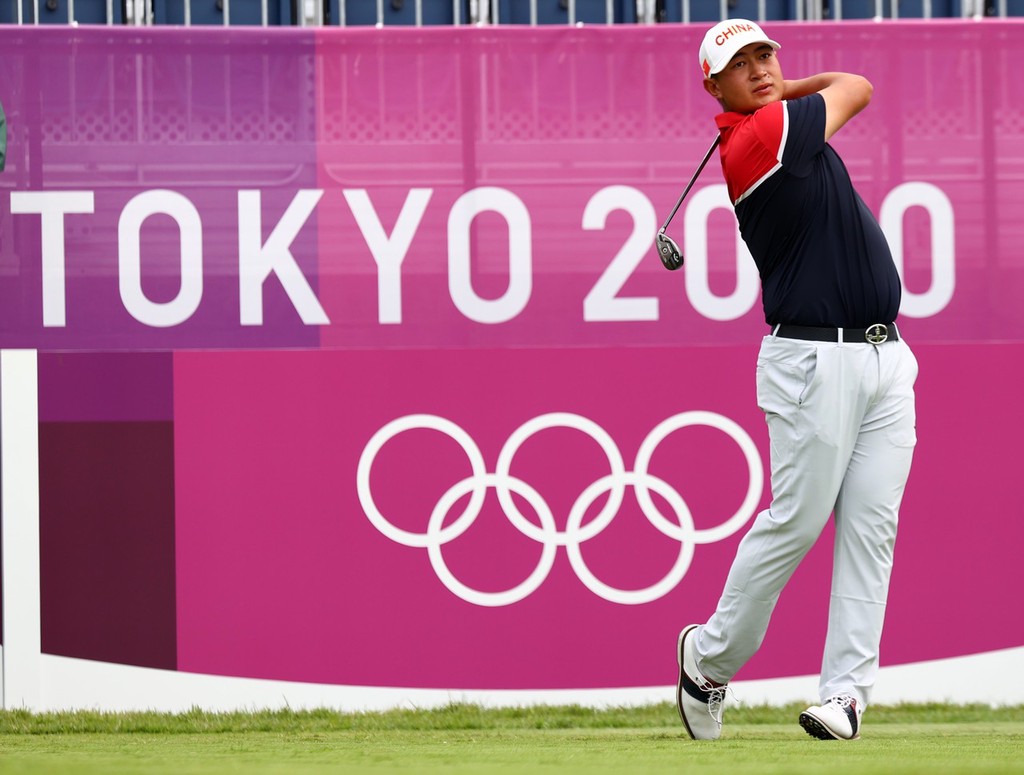 包含速度之王再度登顶，中国游泳队金牌入账的词条